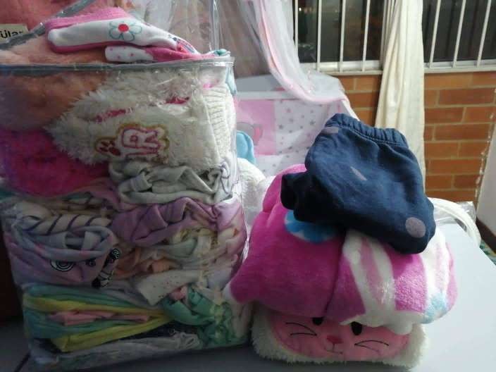 REGALO algunas prendas de ropa para bebe de 0 meses 