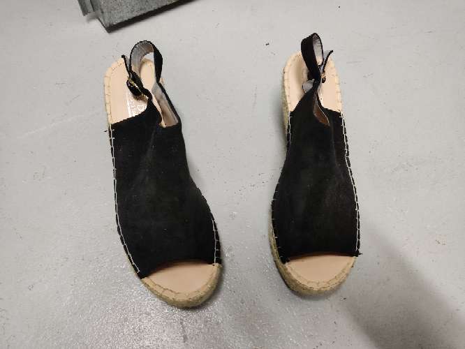 REGALO cuas negras talla 41 4