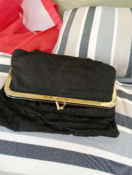 REGALO bolso de mano con cadena 3