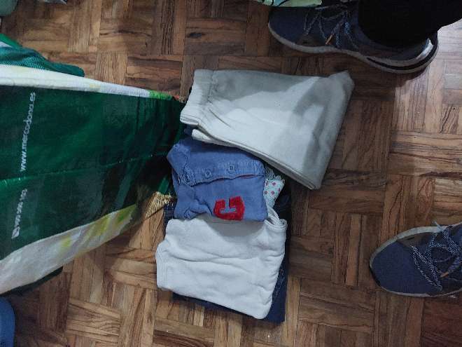 REGALO Ropas y jueguetes nio 4