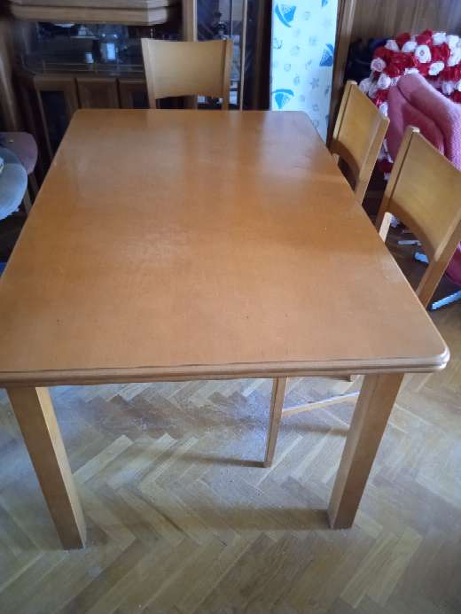 REGALO mesa de comedor con 6 sillas 1