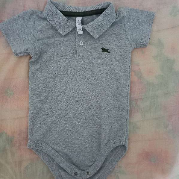 REGALO Se obsequia 2 camisas beb nio y 1 pantaln nuevos 4 meses en adelante aproximadamente.. 3