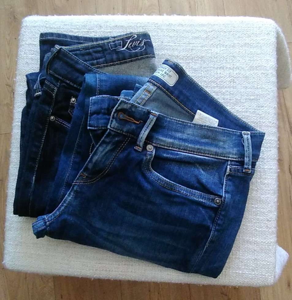 REGALO pantalones vaqueros y camisetas de mujer.  2