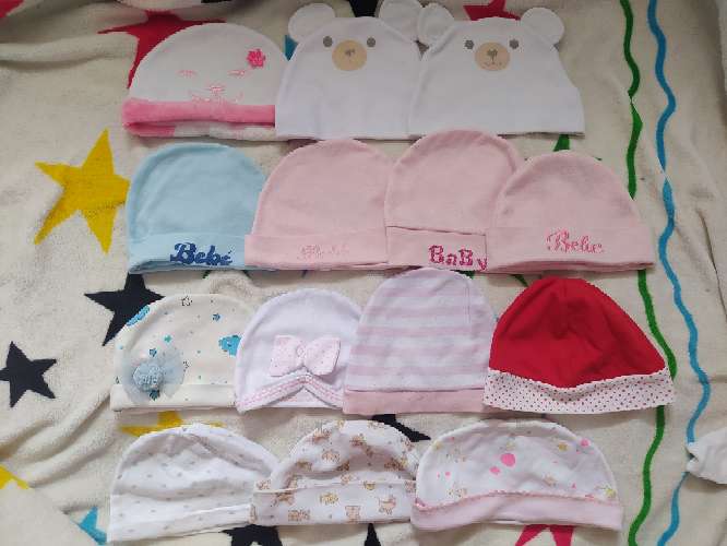 REGALO Gorros de nia 0 a 3 meses