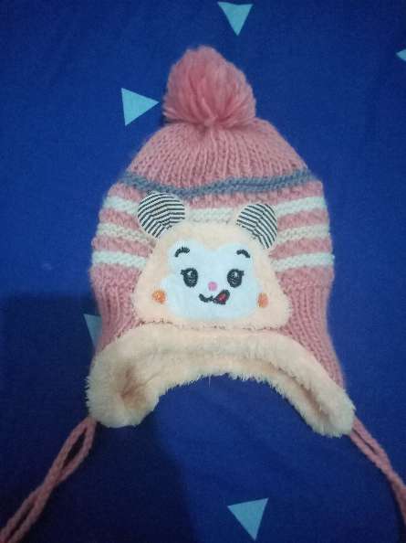 REGALO Gorro de nia en buen estado  2