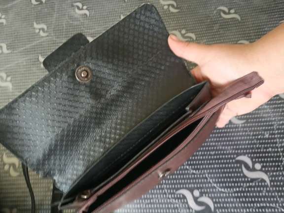 REGALO cartera cuerina marrn  4