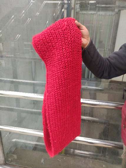 REGALO bufanda de lana roja 1