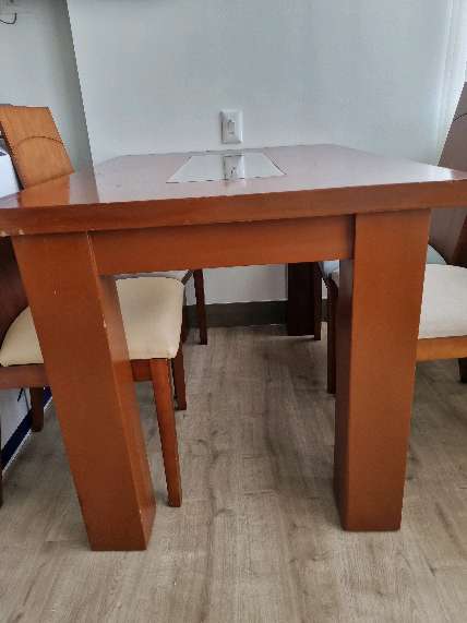 REGALO Sillas y mesa de comedor  2