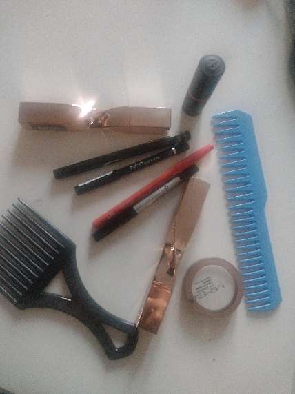 REGALO Maquillaje variado REGALO Maquillaje variado