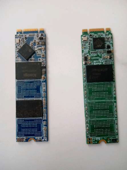 REGALO 2 SSD M.2 de 129 GB REGALO 2 SSD M.2 de 129 GB