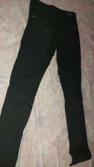 REGALO Pantalon elstico negro  3