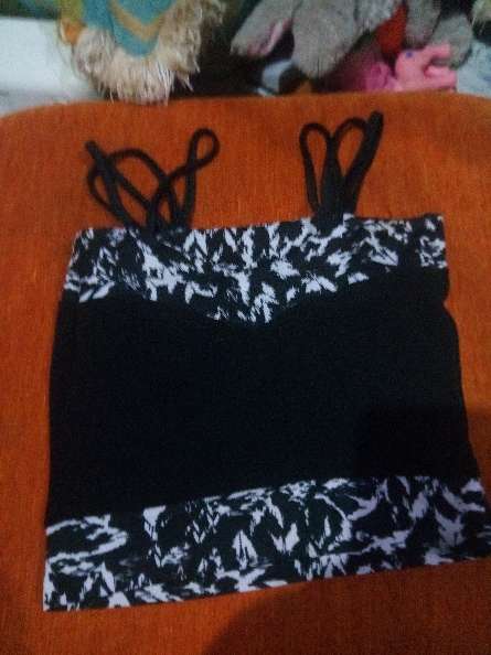 REGALO 2 blusas  de una nia de 10 A 12 aos 1