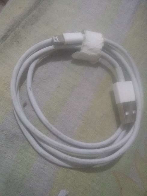 REGALO cable USB para Iphone  2