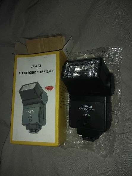 REGALO Flash Nuevo Para Cámara de Fotos REGALO Flash Nuevo Para Cámara de Fotos
