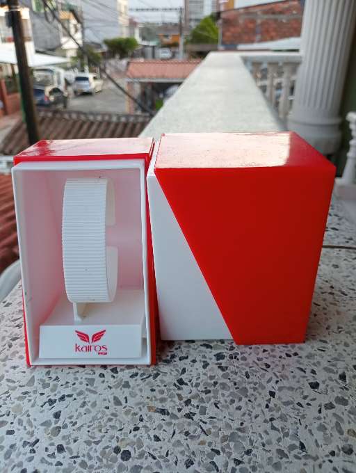 REGALO Estuches exhibidor reloj mueca 2