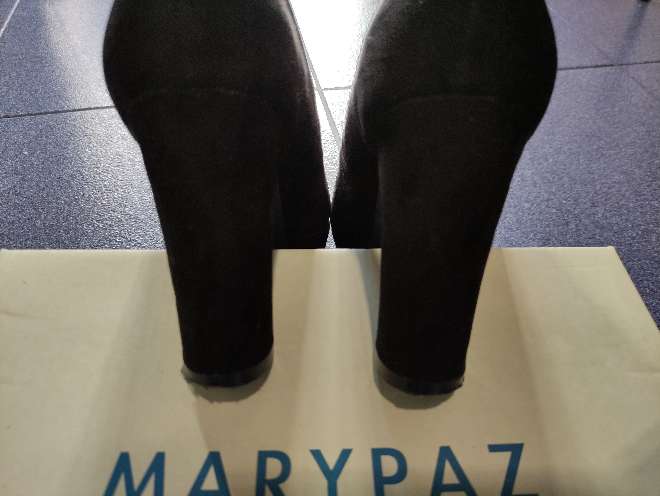 REGALO Zapatos negros de tacn  2