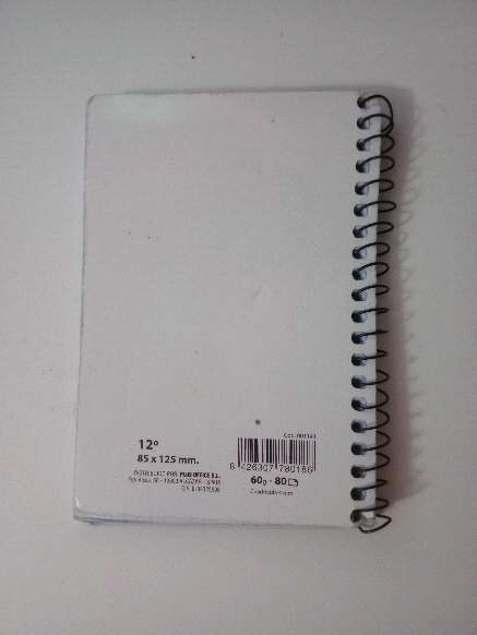 REGALO Cuaderno pequeo a cuadros 2