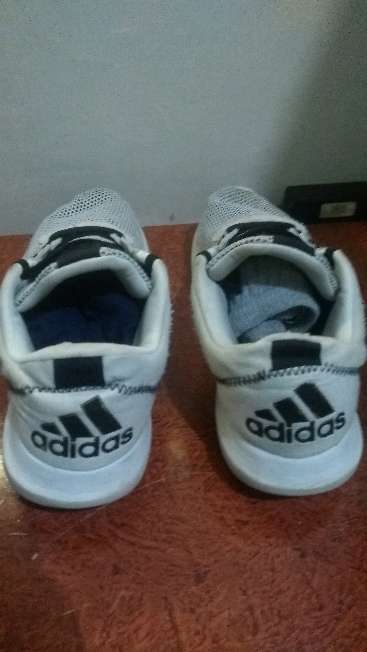 REGALO Zapatos deportivos Adidas  3
