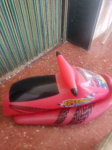 REGALO moto de agua hinchable 