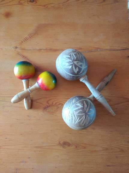 REGALO Dos pares de maracas