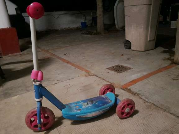 REGALO patinete Frozen  3