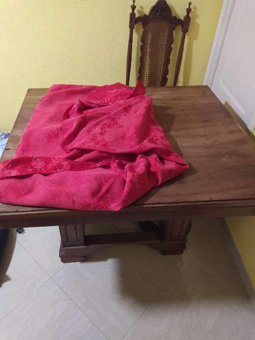 REGALO Se regala mesa de 20 comensales es antigua y buena, hay que modificar algunas cosillas pero nada difcil  2