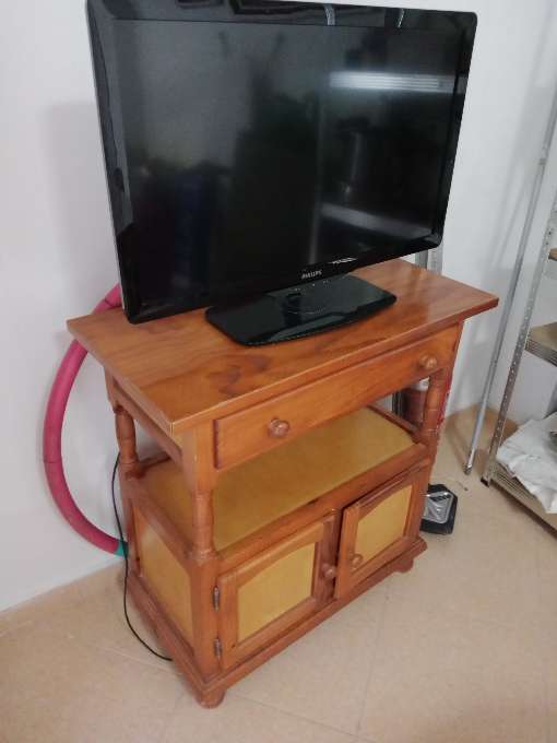 REGALO Mesa comedor y mueble TV 3
