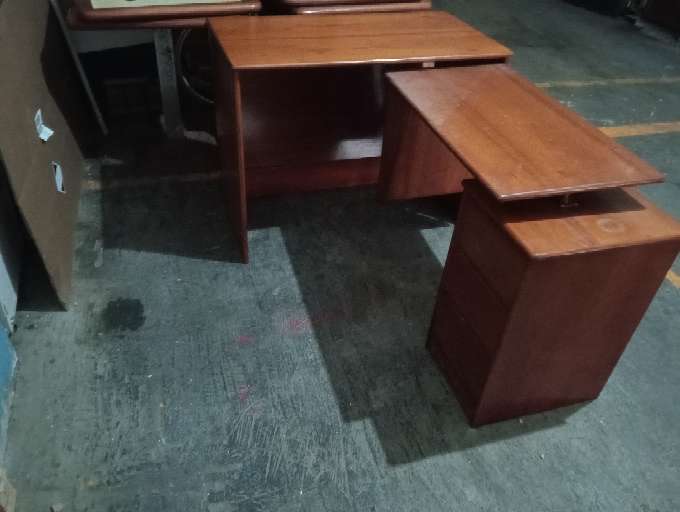REGALO mesa escritorio doble con cajonera 4