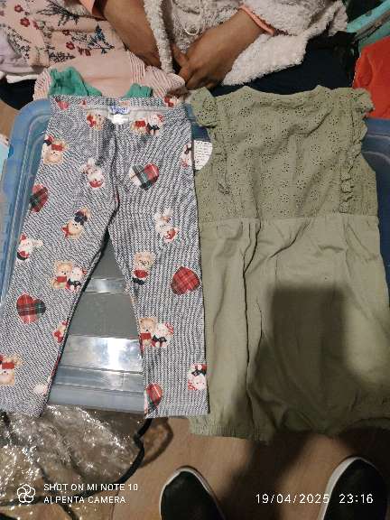 REGALO Ropa de nia hasta 2 aos 3