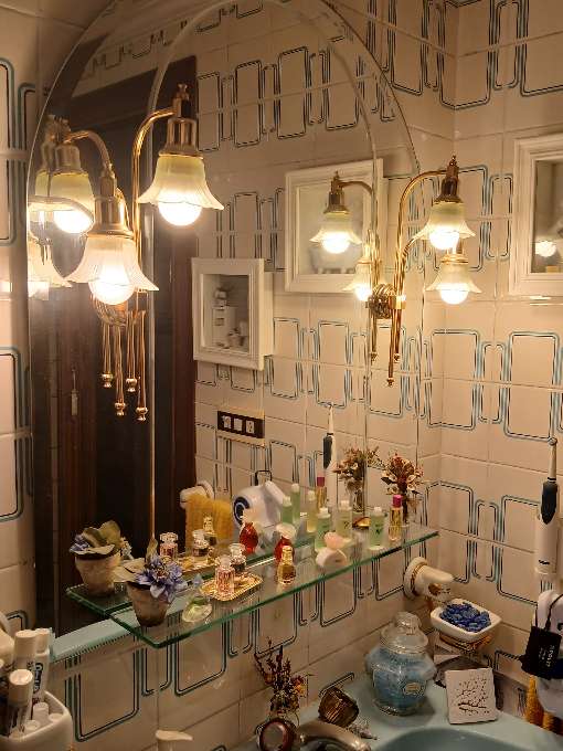 REGALO Espejo de pared con luces REGALO Espejo de pared con luces