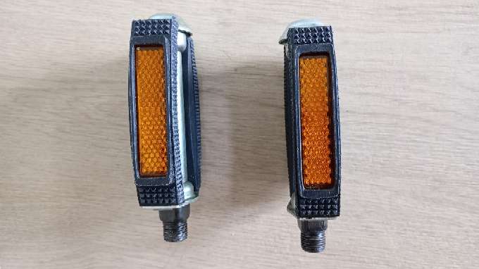 REGALO Pedales clsicos de bicicleta con reflectores 2