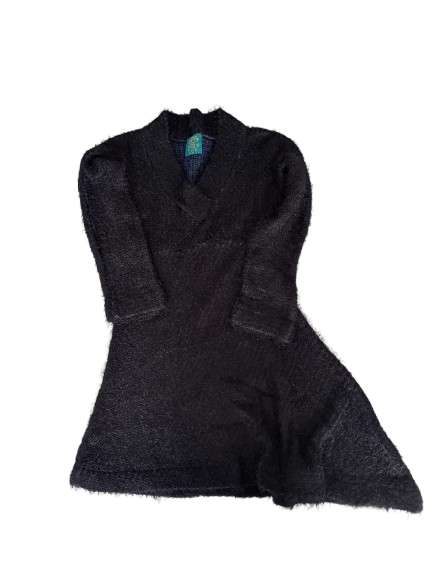 REGALO Vestido negro peludo Instinto, talla M REGALO Vestido negro peludo Instinto, talla M