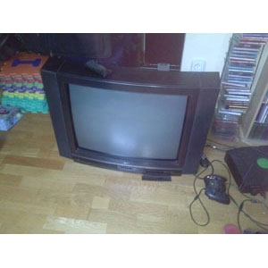 REGALO dos televisores antiguos de color