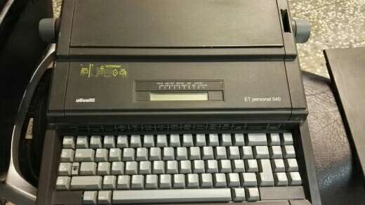 REGALO Mquina de escribir elctrica Olivetti ET personal 540