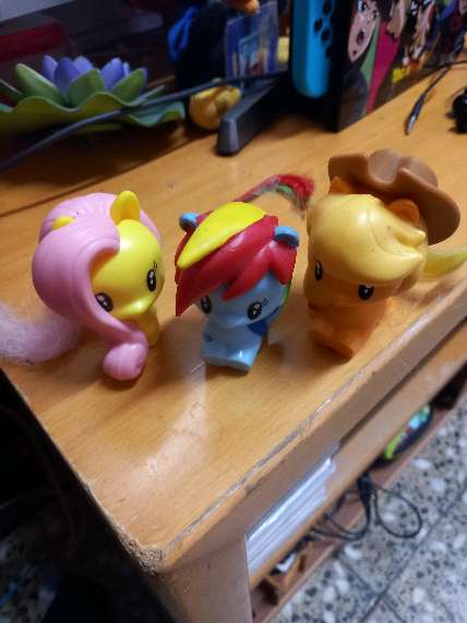 REGALO 3 juguetes my little pony