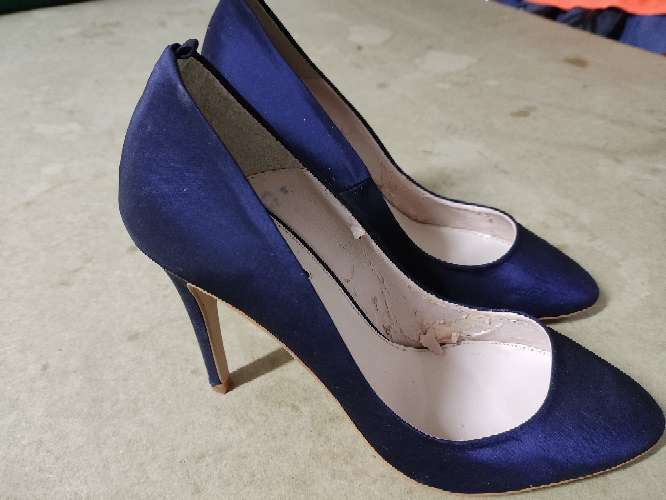 REGALO zapatos stilletto azules Zara