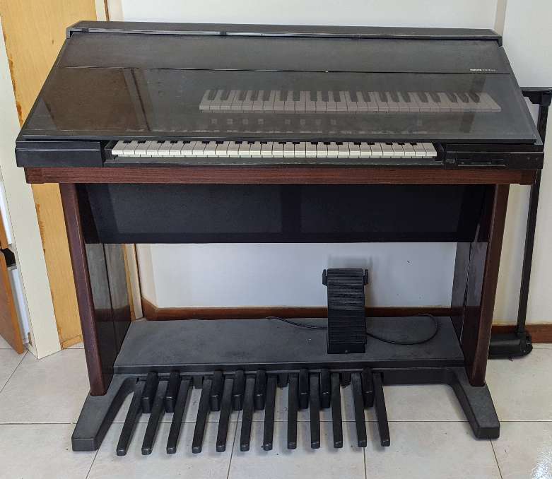 REGALO Organo Electronico Yamaha (para reparar)